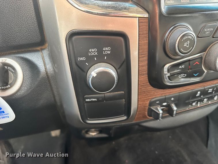 image for item FB0737 2016 RAM 2500 Crew Cab pickup truck