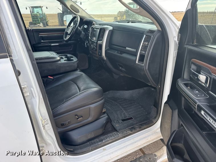 image for item FB0737 2016 RAM 2500 Crew Cab pickup truck