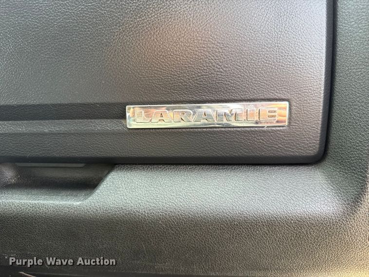 image for item FB0737 2016 RAM 2500 Crew Cab pickup truck