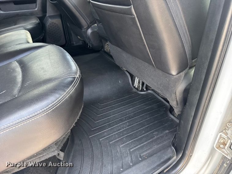 image for item FB0737 2016 RAM 2500 Crew Cab pickup truck