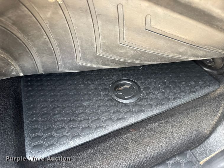 image for item FB0737 2016 RAM 2500 Crew Cab pickup truck