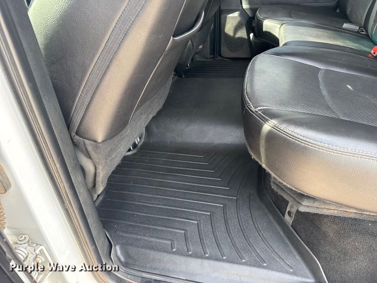 image for item FB0737 2016 RAM 2500 Crew Cab pickup truck