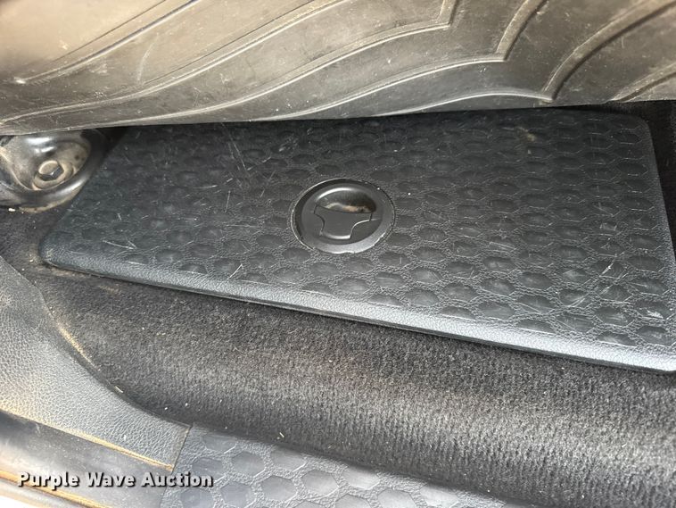 image for item FB0737 2016 RAM 2500 Crew Cab pickup truck