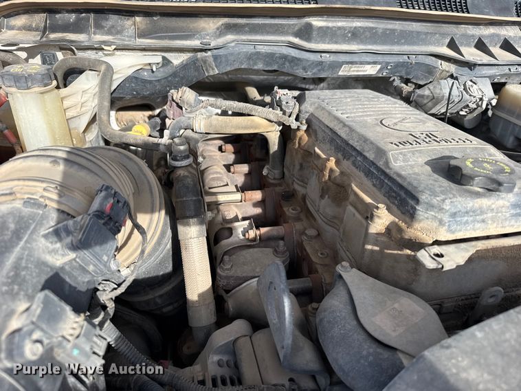 image for item FB0737 2016 RAM 2500 Crew Cab pickup truck