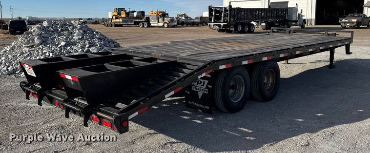 image for item FB0739 2014 PJ FD262 equipment trailer