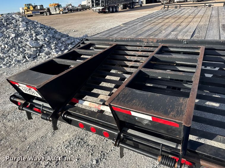 image for item FB0739 2014 PJ FD262 equipment trailer