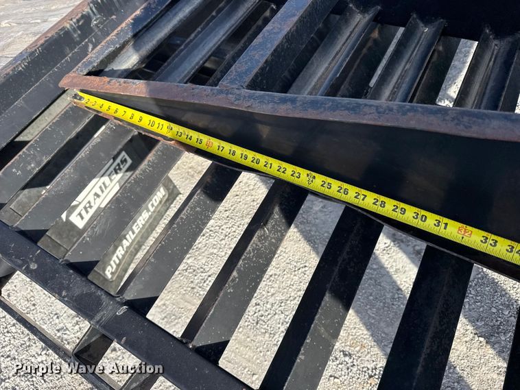 image for item FB0739 2014 PJ FD262 equipment trailer