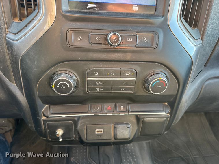 image for item FB0741 2020 Chevrolet Silverado 1500 Crew Cab pickup truck