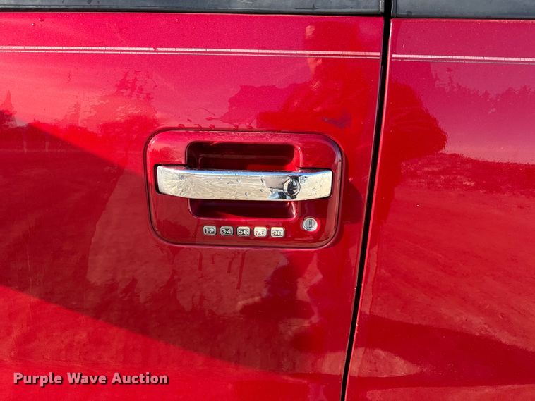 image for item FB0742 2013 Ford F150 Crew Cab pickup truck