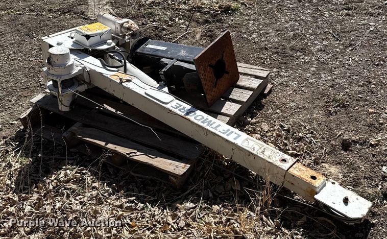 image for item FB0744 Liftmoore truck crane