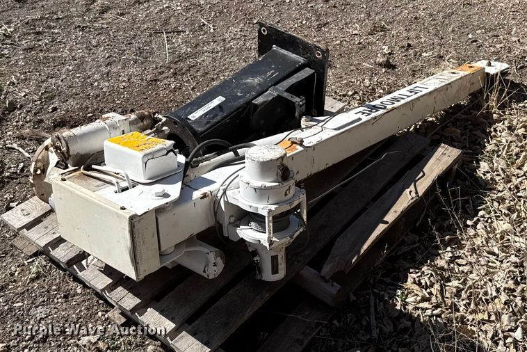 image for item FB0744 Liftmoore truck crane