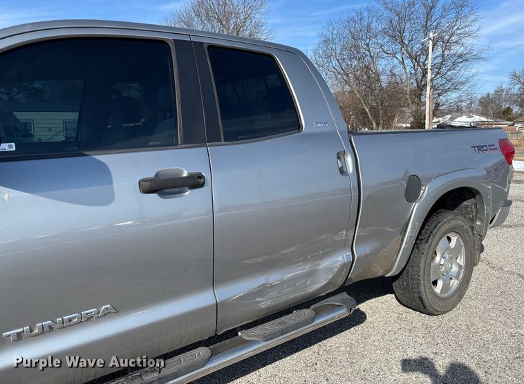 image for item FB2967 2007 Toyota Tundra SR5 Ext. Cab pickup truck