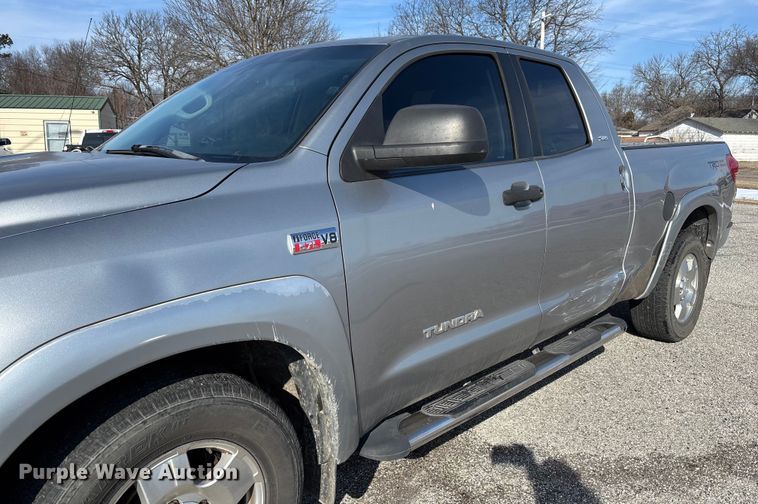 image for item FB2967 2007 Toyota Tundra SR5 Ext. Cab pickup truck