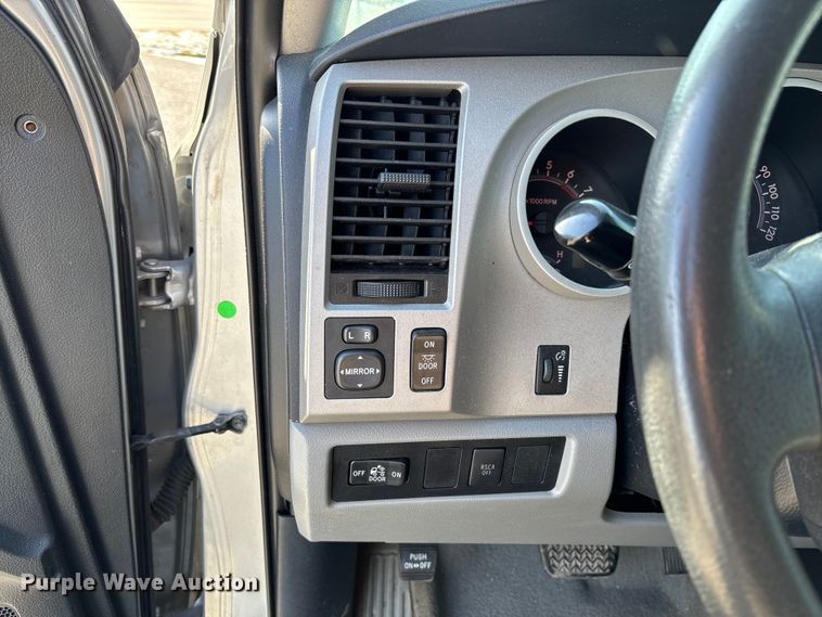 image for item FB2967 2007 Toyota Tundra SR5 Ext. Cab pickup truck