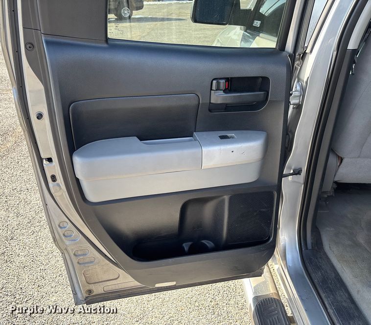 image for item FB2967 2007 Toyota Tundra SR5 Ext. Cab pickup truck