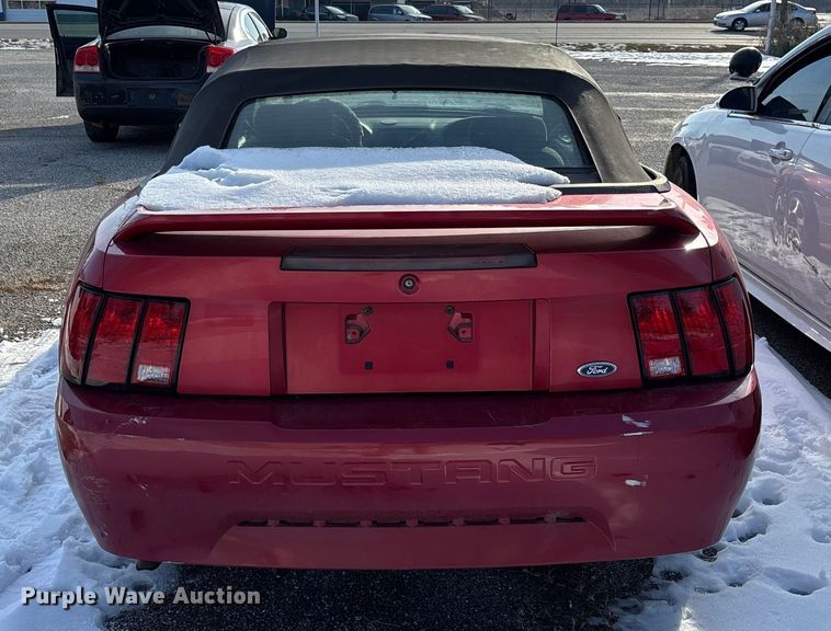 image for item FB2968 2000 Ford Mustang convertible