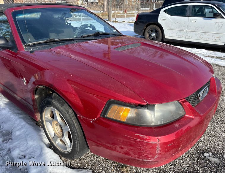 image for item FB2968 2000 Ford Mustang convertible