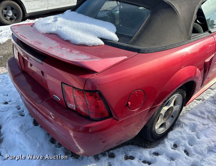 image for item FB2968 2000 Ford Mustang convertible