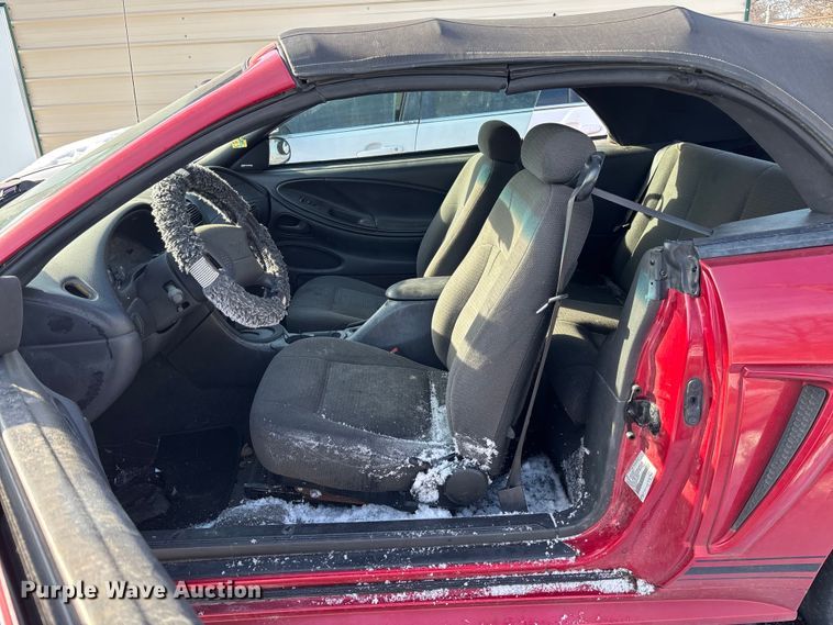 image for item FB2968 2000 Ford Mustang convertible