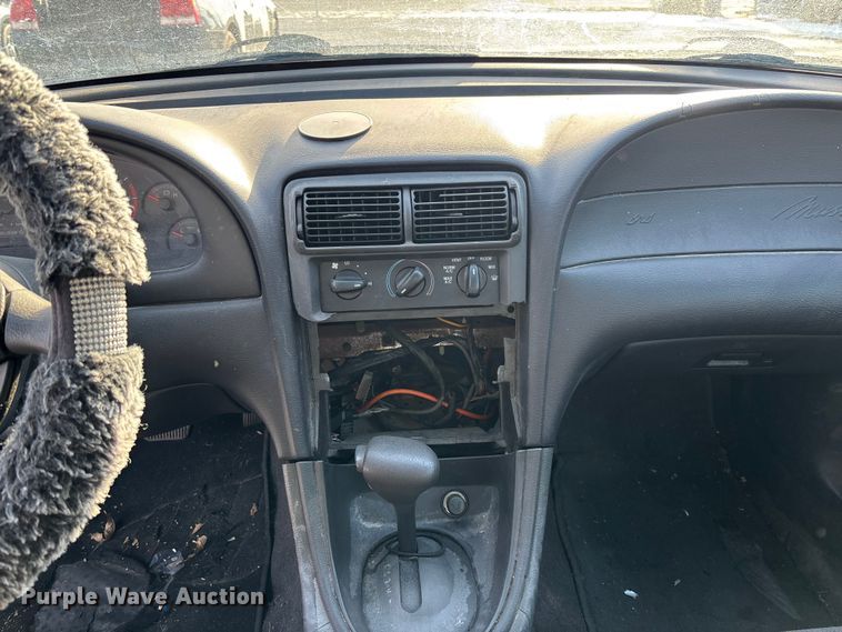 image for item FB2968 2000 Ford Mustang convertible