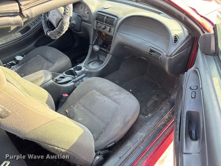 image for item FB2968 2000 Ford Mustang convertible