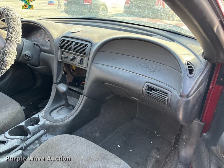 image for item FB2968 2000 Ford Mustang convertible