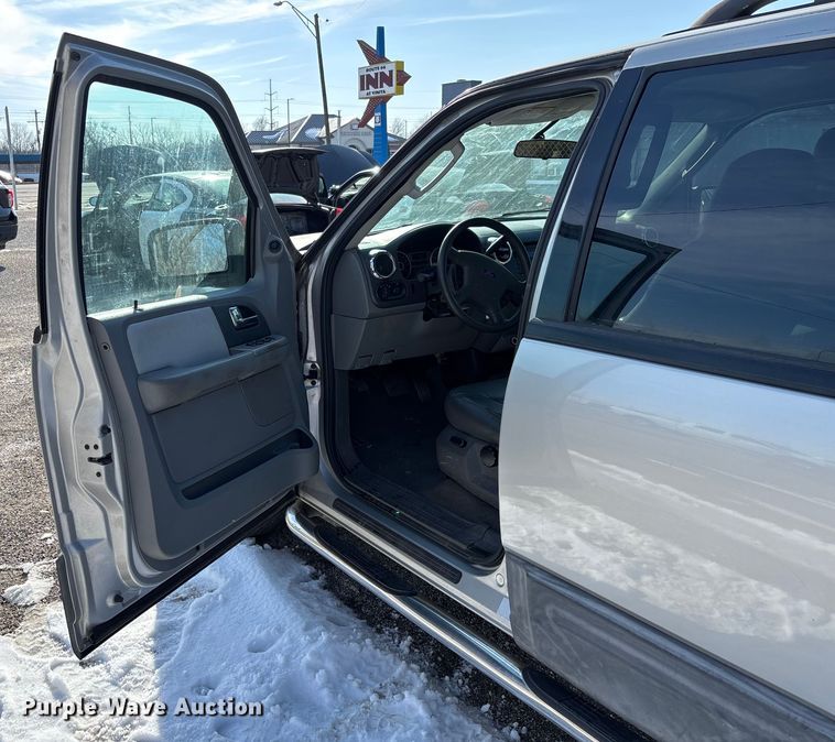 image for item FB2969 2005 Ford Expedition SUV