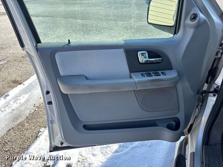 image for item FB2969 2005 Ford Expedition SUV