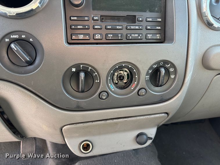 image for item FB2969 2005 Ford Expedition SUV