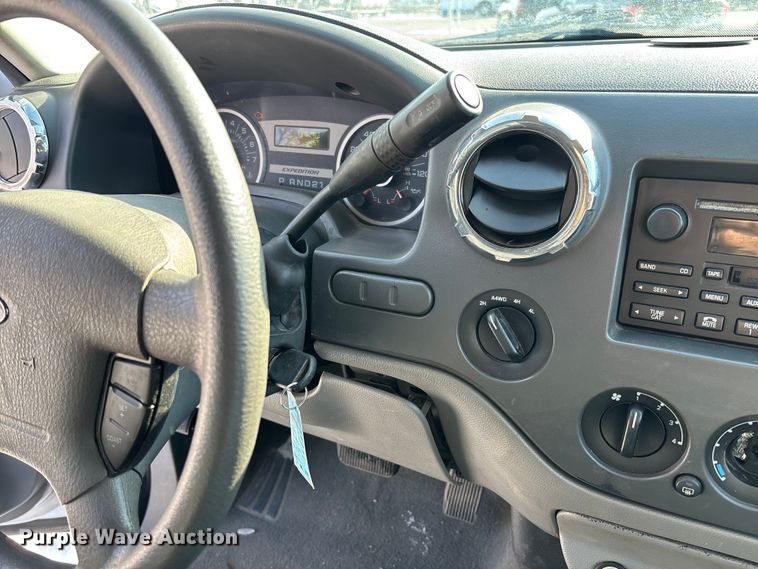 image for item FB2969 2005 Ford Expedition SUV