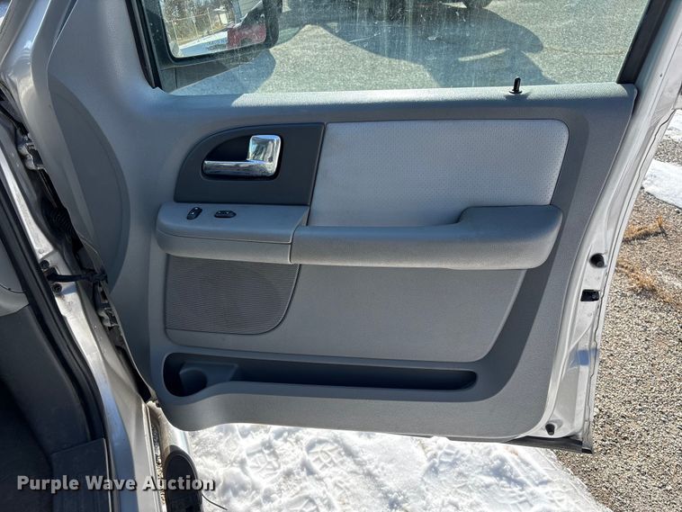 image for item FB2969 2005 Ford Expedition SUV