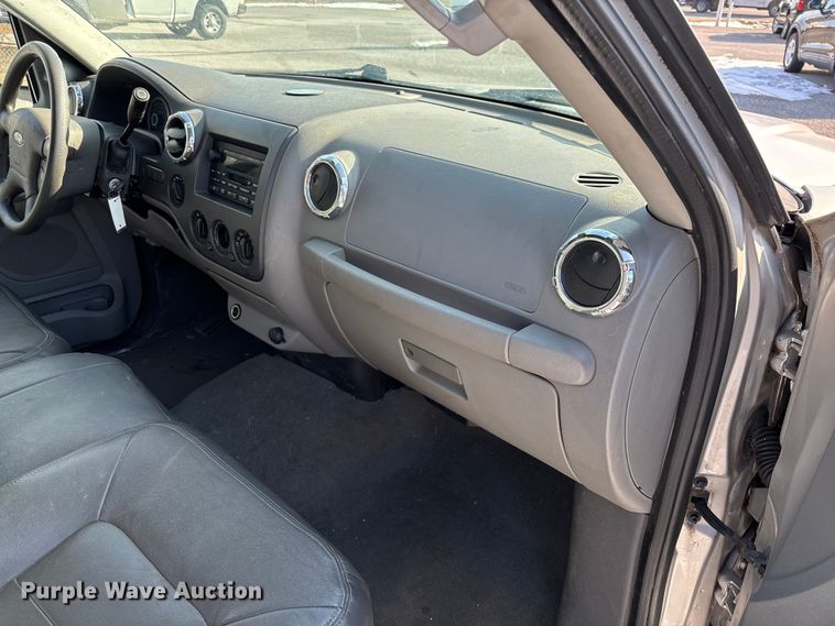 image for item FB2969 2005 Ford Expedition SUV