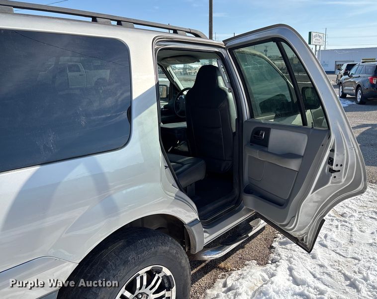 image for item FB2969 2005 Ford Expedition SUV