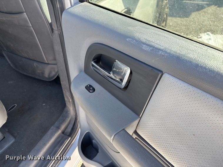 image for item FB2969 2005 Ford Expedition SUV