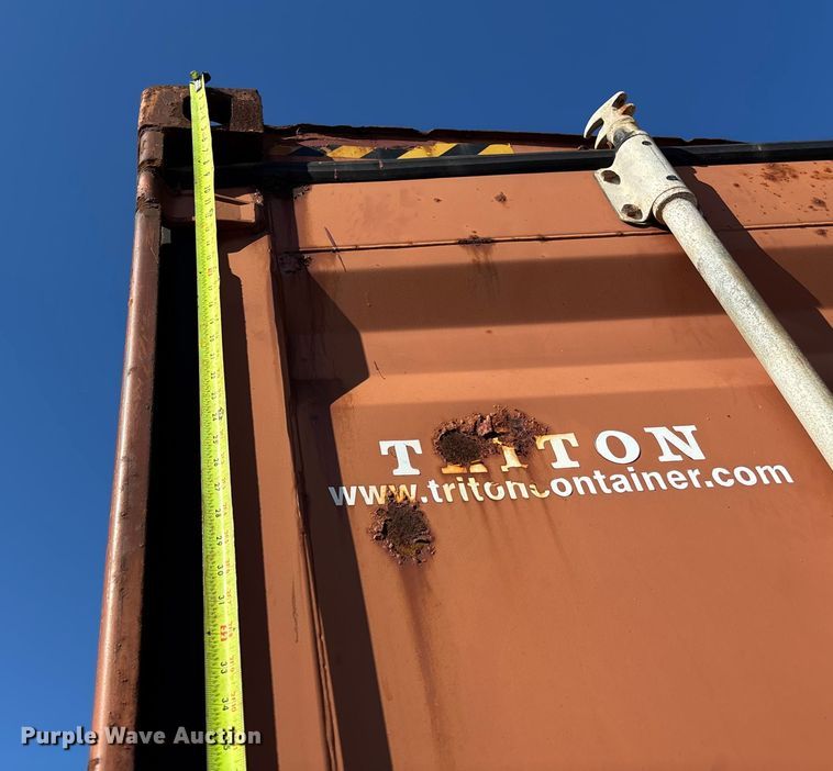 image for item FB2987 2004 Shipping container