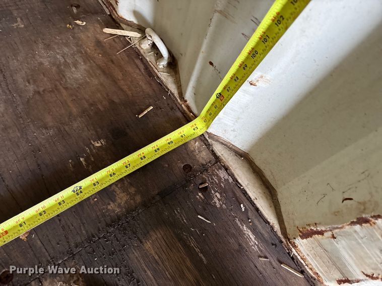 image for item FB2987 2004 Shipping container