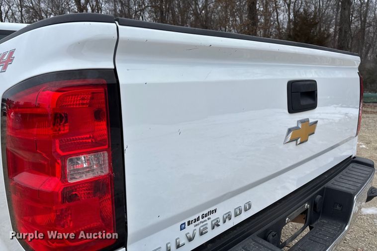 image for item FB2988 2017 Chevrolet Silverado 2500HD pickup truck