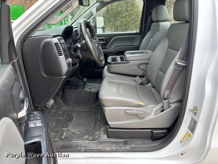 image for item FB2988 2017 Chevrolet Silverado 2500HD pickup truck