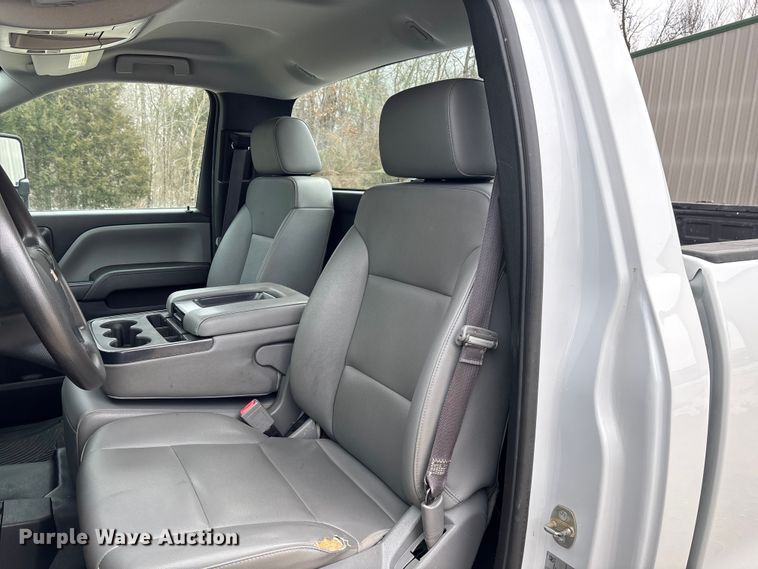 image for item FB2988 2017 Chevrolet Silverado 2500HD pickup truck