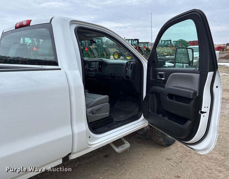 image for item FB2988 2017 Chevrolet Silverado 2500HD pickup truck