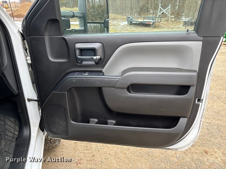 image for item FB2988 2017 Chevrolet Silverado 2500HD pickup truck