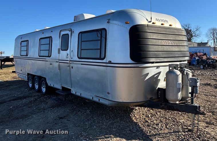 image for item FB2993 1984 Avion Camper