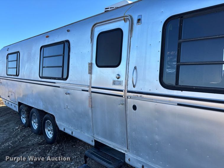 image for item FB2993 1984 Avion Camper