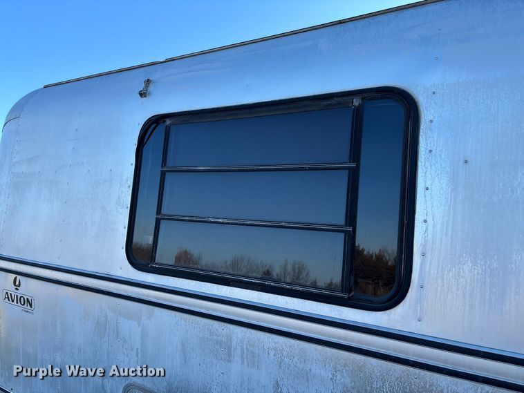 image for item FB2993 1984 Avion Camper