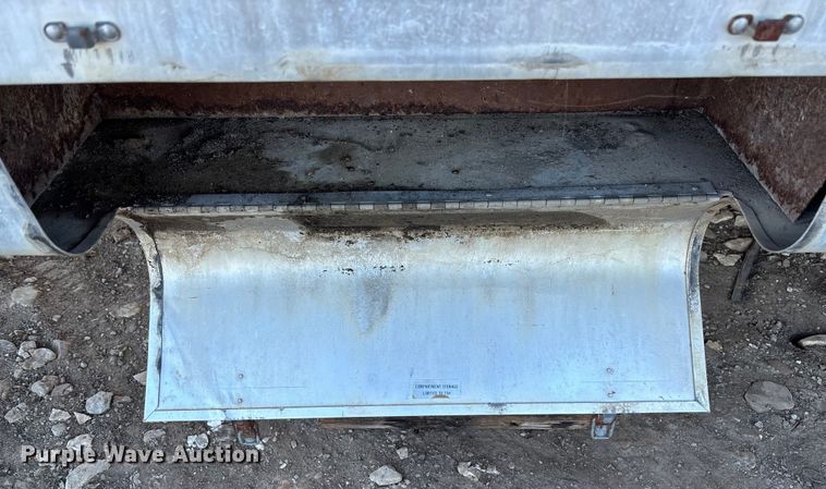 image for item FB2993 1984 Avion Camper