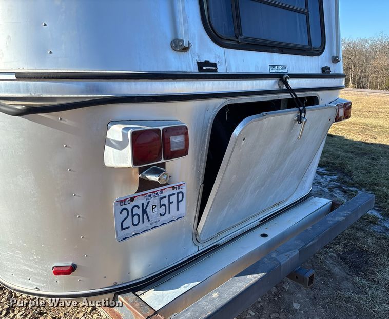 image for item FB2993 1984 Avion Camper