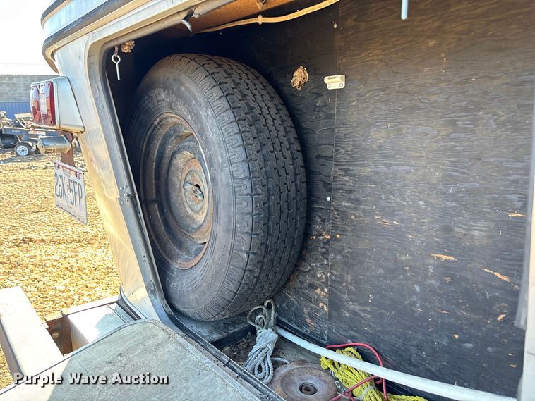 image for item FB2993 1984 Avion Camper