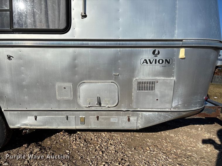 image for item FB2993 1984 Avion Camper