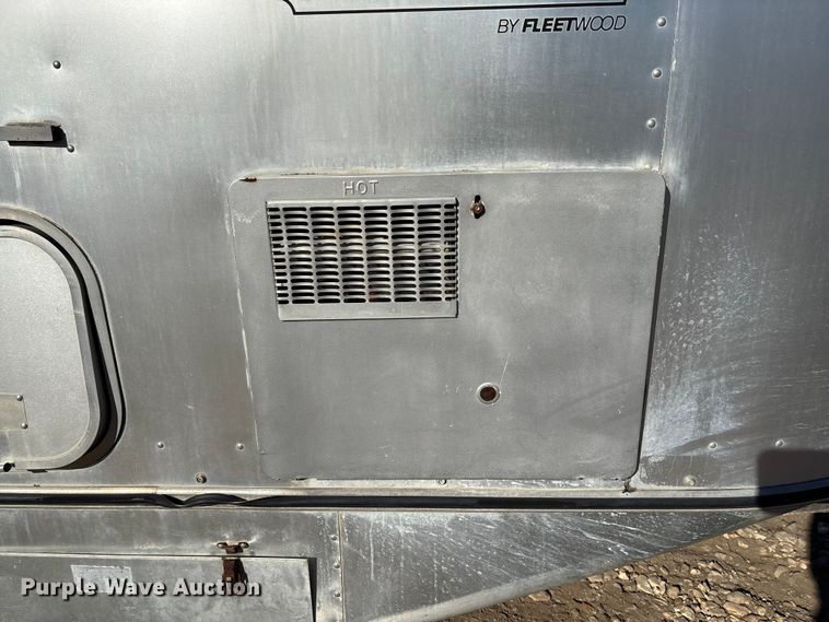 image for item FB2993 1984 Avion Camper