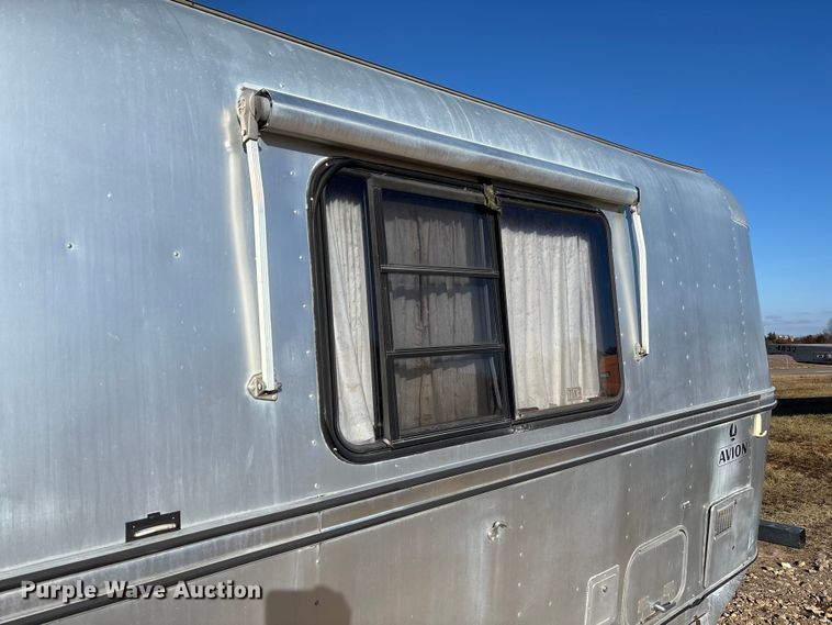 image for item FB2993 1984 Avion Camper